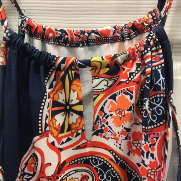 Cute easy wear spring/summer top - Picture 2 of 2